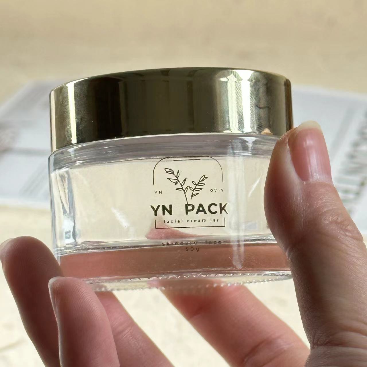 luxury glass jar Wholesa frost - огляд і ціна Luxury Skincare Jars